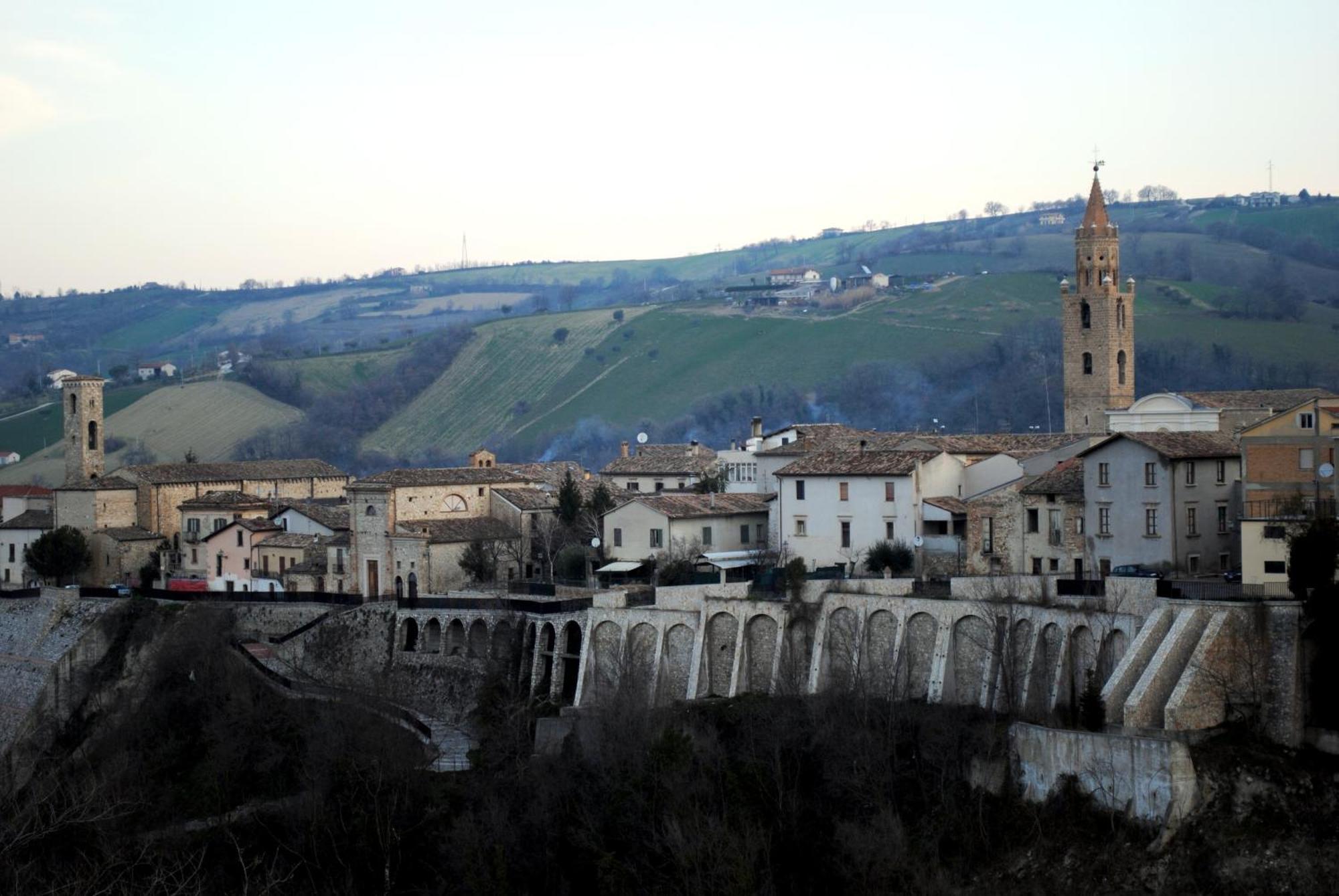 Agriturismo Il Vecchio Carro 캄플리 외부 사진